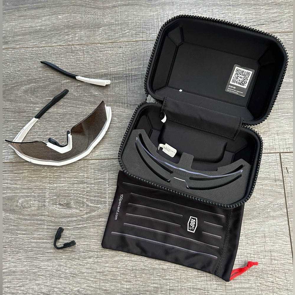 100 % case and lenses only sunglasses are broken! Clear lsilver mirror lenses